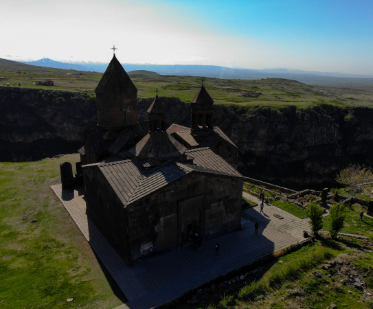 Erevan – Parc de l'Alphabet Arménien – Monastère d'Ohanavank – Musée du Vin Arménien – Site Archéologique d'Agarak – Byurakan